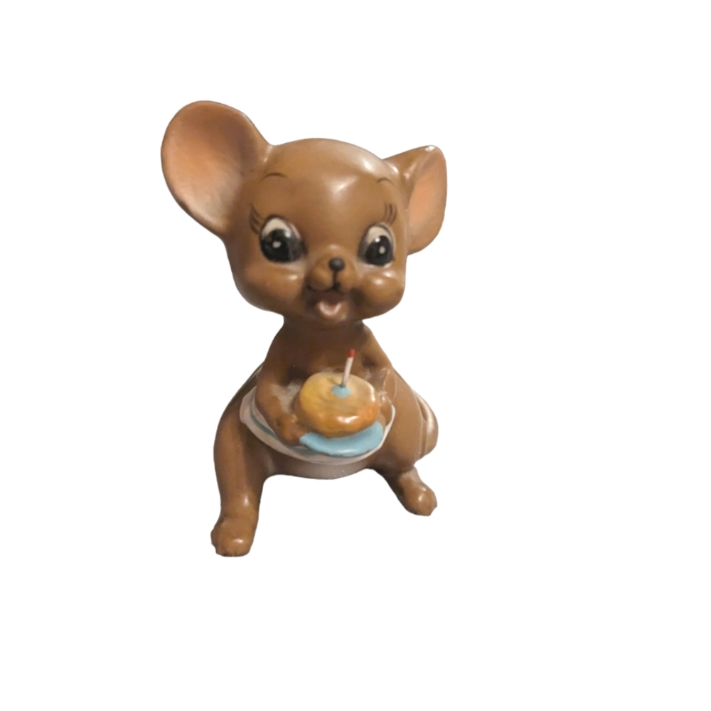 Vintage Josef Birthday Mouse. Sweet lil guy holding a birthday cake. EUC